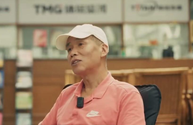 APP下载-马德兴谈国足选帅:土帅会面临巨大压力,现阶段外教更合适